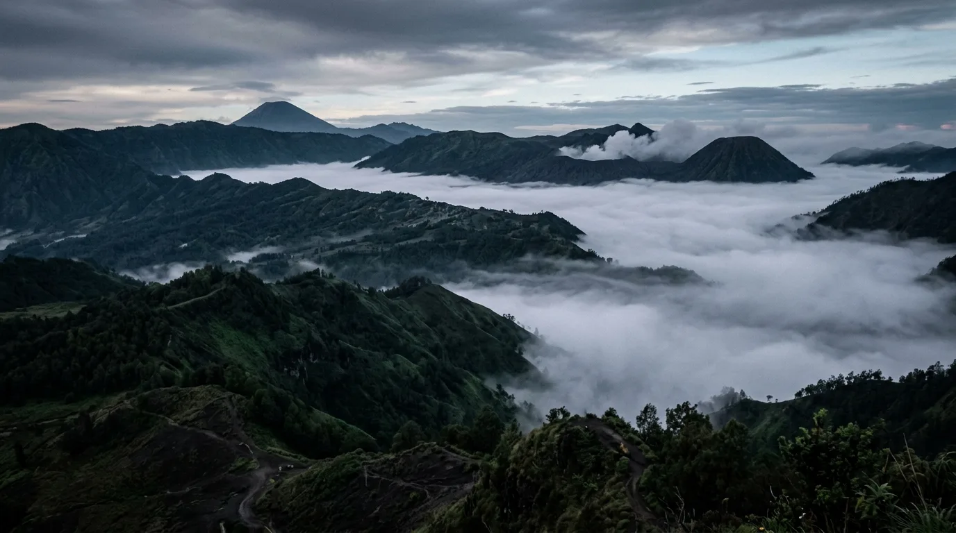 Pegunungan berkabut Indonesia